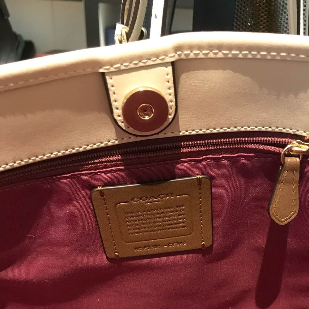 NWT Coach Outlet City Tote With Coach Monogram Print - Picture 7 of 7